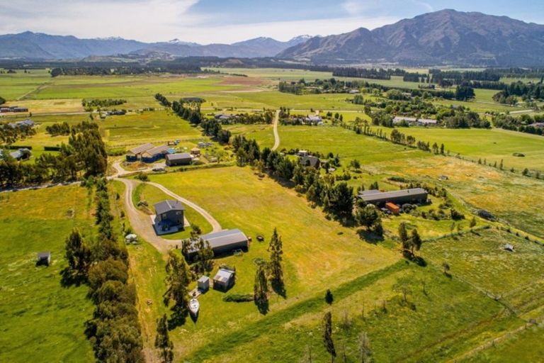 Photo of property in 29 Paterson Drive, Hawea Flat, Wanaka, 9382