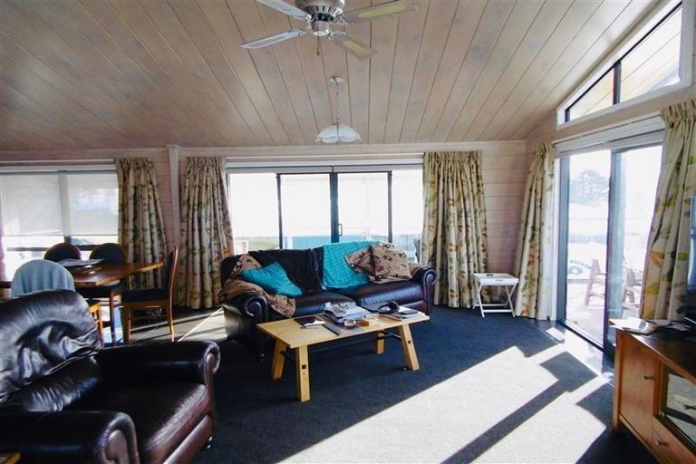 Photo of property in 3 Manu Crescent, Upper Vogeltown, New Plymouth, 4310