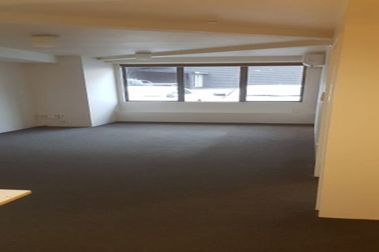 Photo of property in 8 Torrens Terrace, Mount Cook, Wellington, 6011