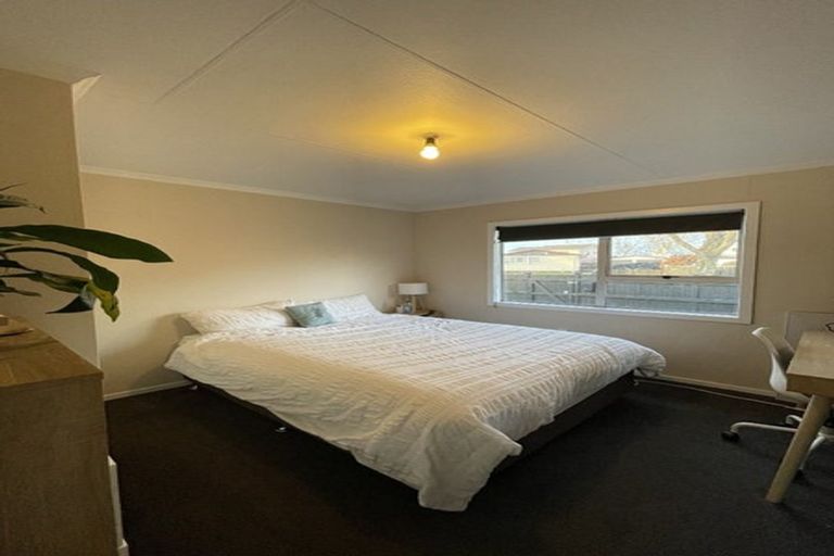Photo of property in 38 Suzanne Grove, Kelvin Grove, Palmerston North, 4414