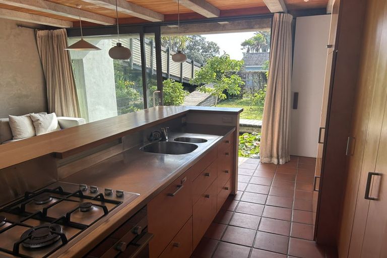 Photo of property in 13 Old Lake Road, Narrow Neck, Auckland, 0624