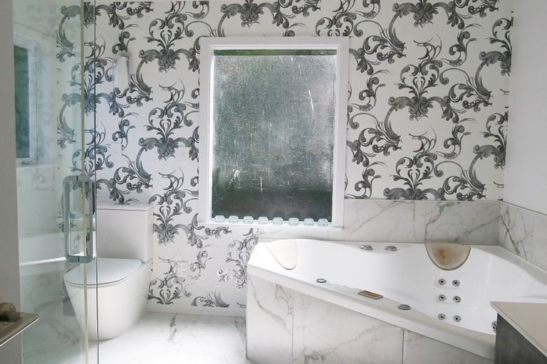 Photo of property in 29 The Track, Plimmerton, Porirua, 5026