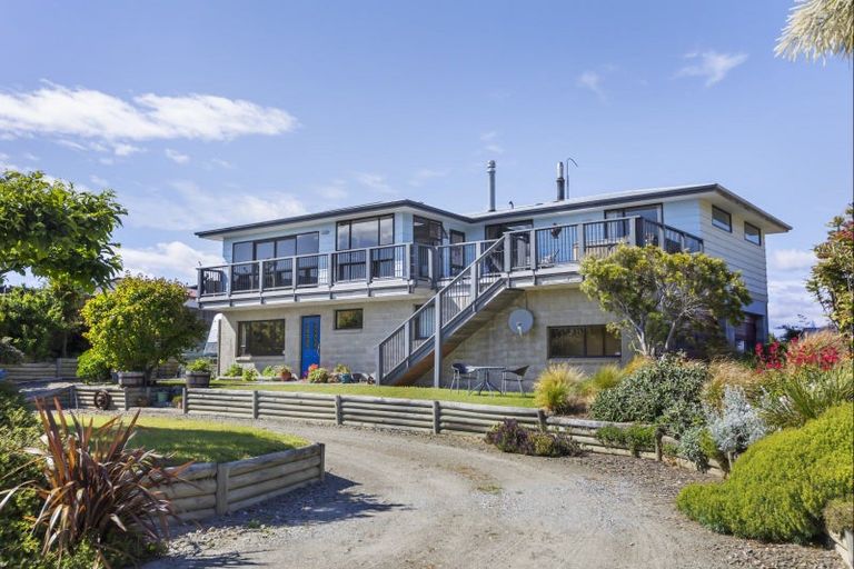 Photo of property in 17 Parry Crescent, Lake Hawea, 9382