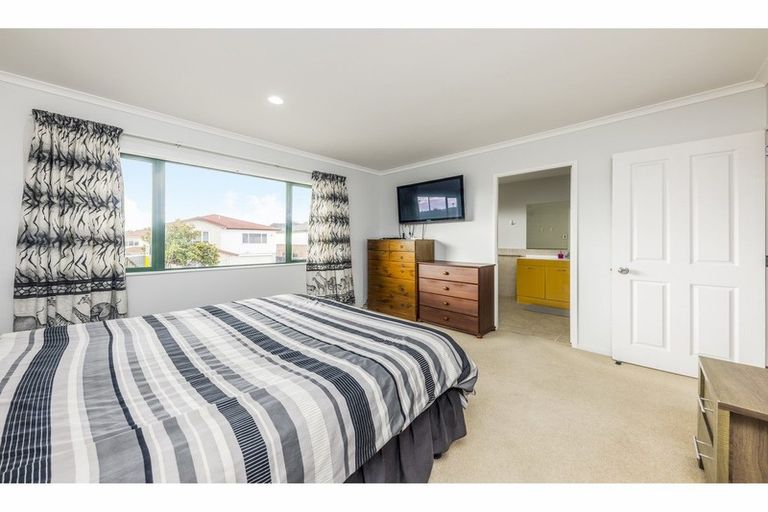 Photo of property in 38 Maypark Crescent, Flat Bush, Auckland, 2016