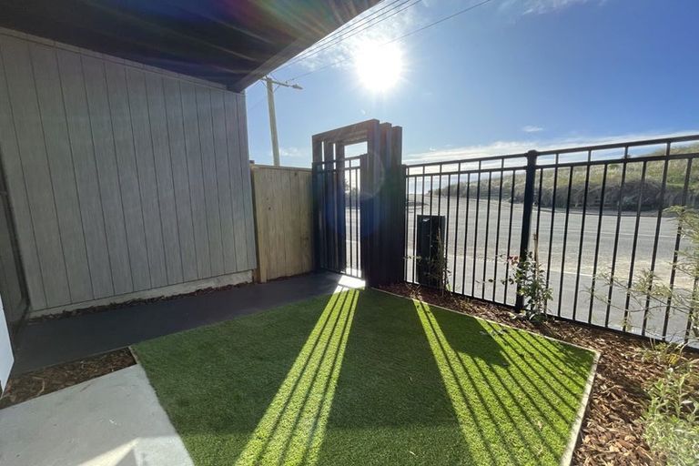 Photo of property in 2/232 Marine Parade, New Brighton, Christchurch, 8061