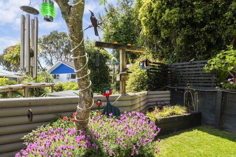 Photo of property in 1/45 Weatherly Road, Torbay, Auckland, 0630