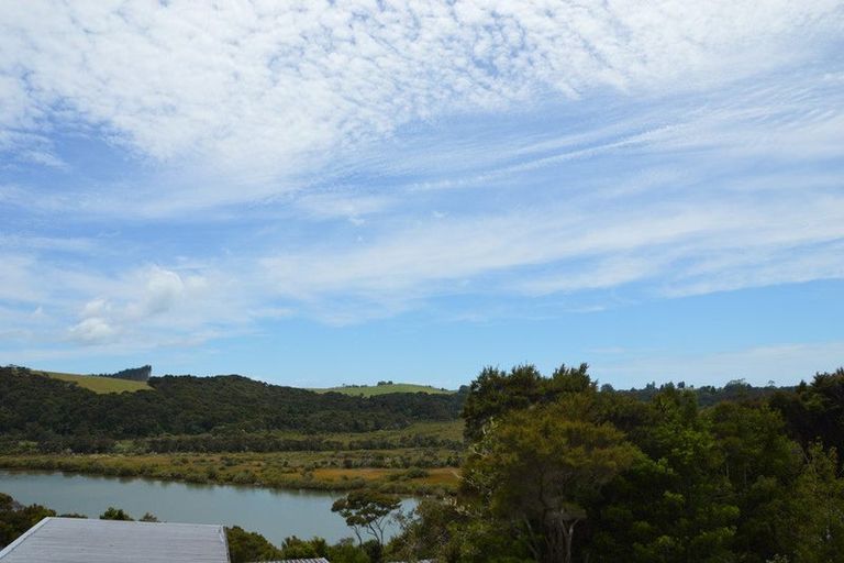 Photo of property in 14 Waterview Place, Haruru, 0204