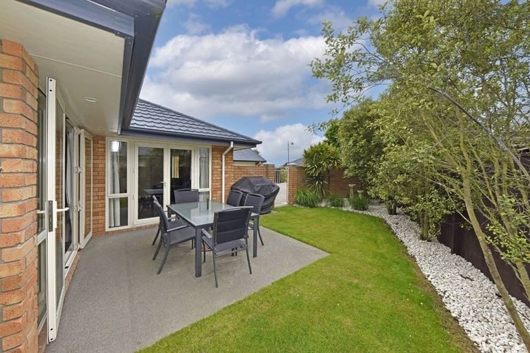 Photo of property in 17 Armour Place, Halswell, Christchurch, 8025