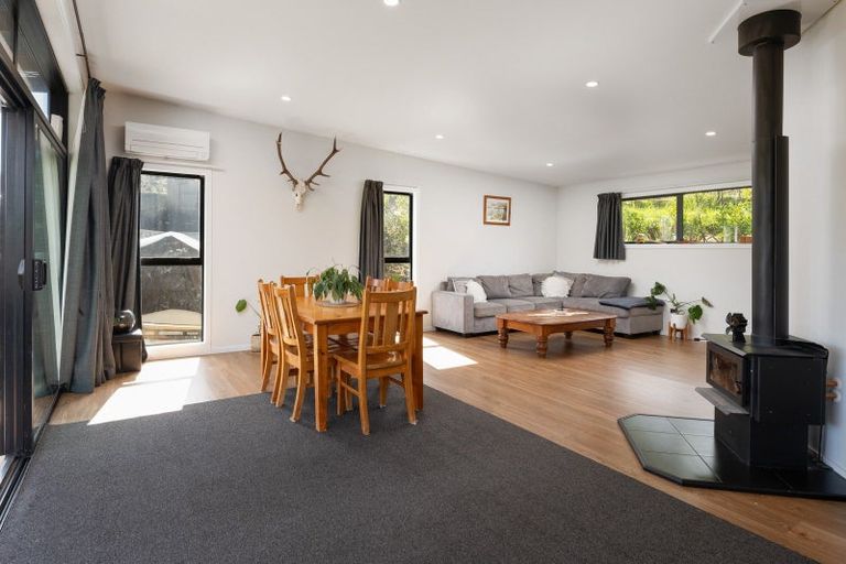 Photo of property in 30 Waimarama Street, Waikawa, Picton, 7220
