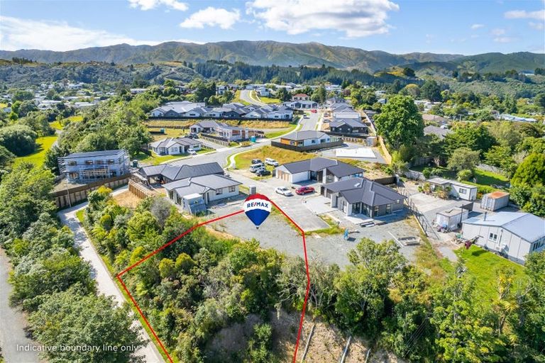 Photo of property in 6 Nikau Lane, Timberlea, Upper Hutt, 5018