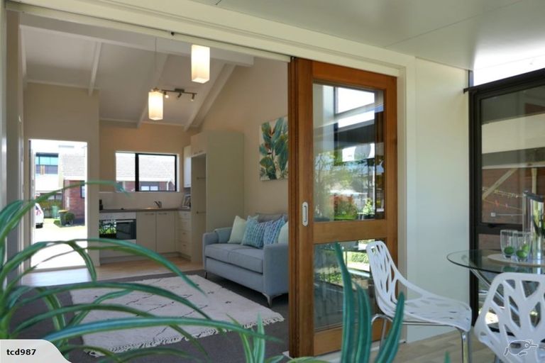 Photo of property in 3 Bellbird Place, Orewa, 0931