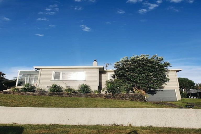 Photo of property in 253 Frankley Road, Frankleigh Park, New Plymouth, 4310