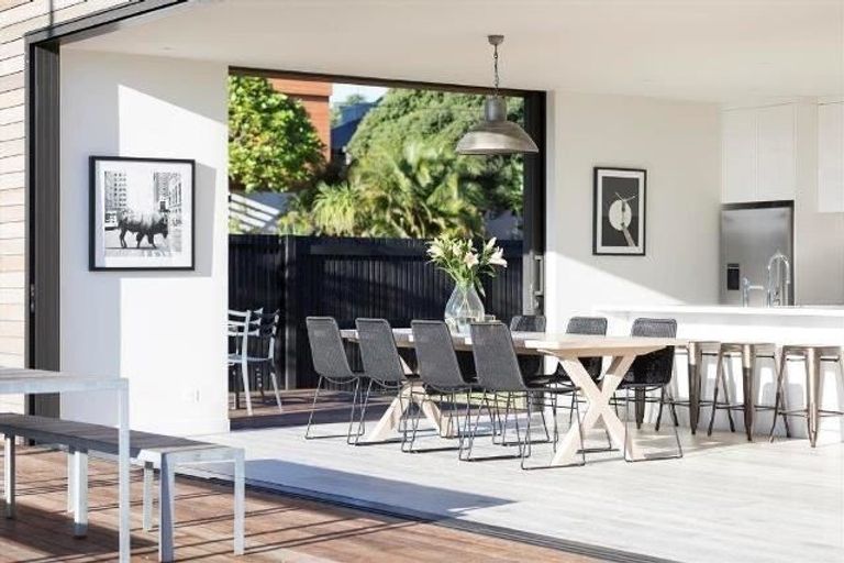 Photo of property in 258 Oceanbeach Road, Mount Maunganui, 3116