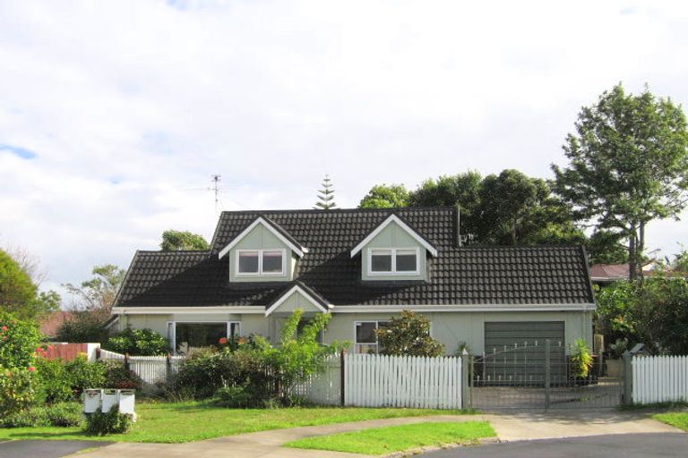 Photo of property in 9 Regia Close, Half Moon Bay, Auckland, 2012