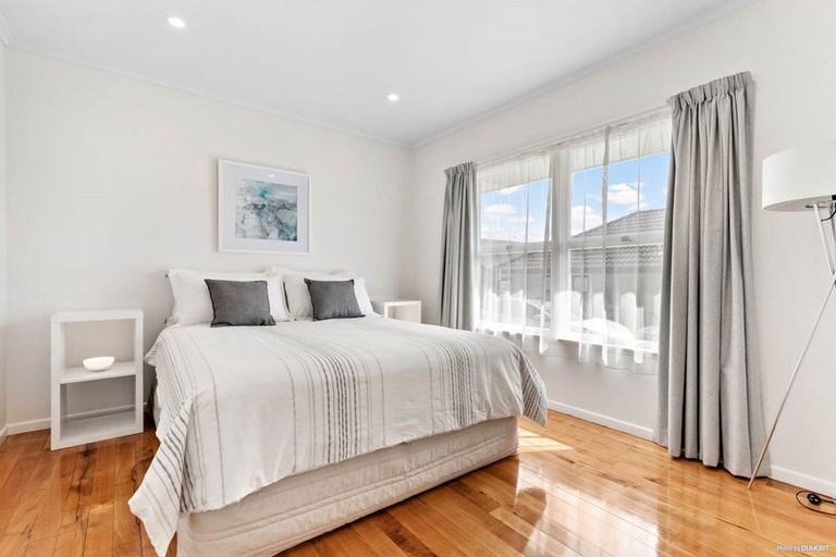 Photo of property in 3/15 Brook Street, Milford, Auckland, 0620