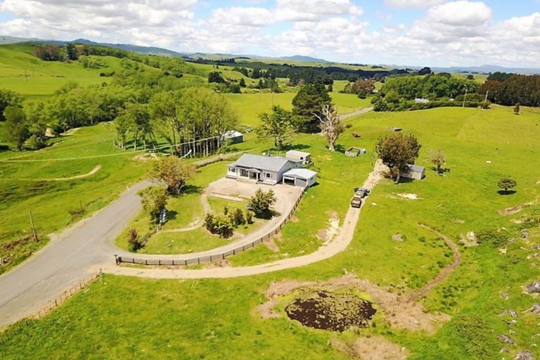 Photo of property in 395 Tataramoa Road, Matamau, Dannevirke, 4977