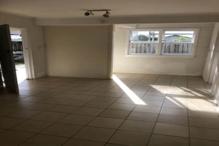 Photo of property in 221 Hibiscus Coast Highway, Red Beach, 0932