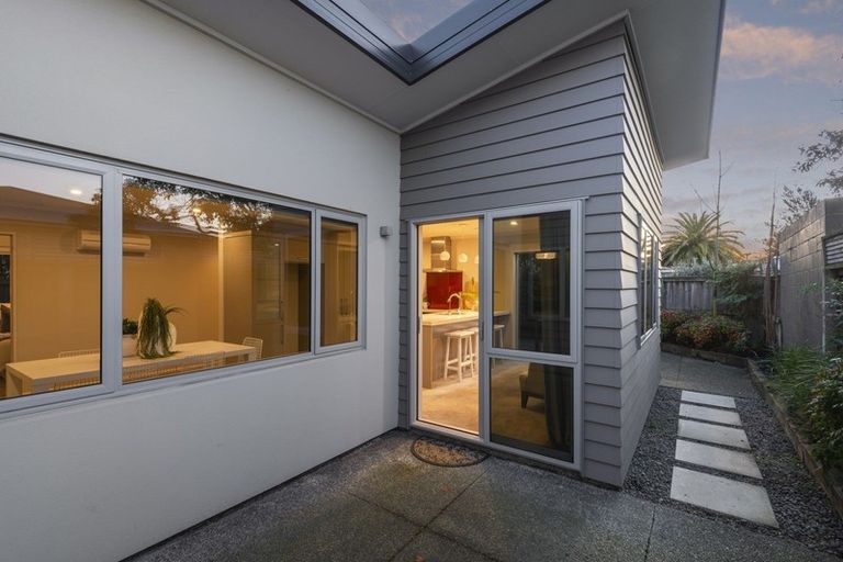 Photo of property in 37 Sherborne Street, St Albans, Christchurch, 8014