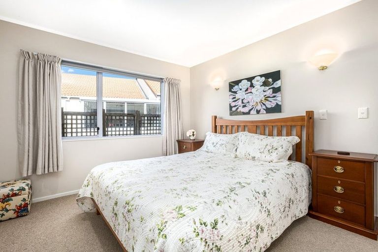 Photo of property in 7 Lakeside Villas, Whitby, Porirua, 5024