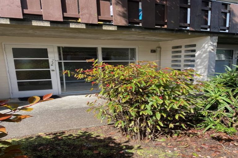 Photo of property in 9 Esplanade Road, Mount Eden, Auckland, 1024
