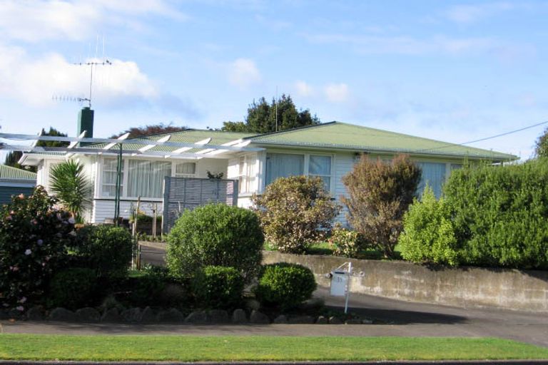 Photo of property in 35 Kent Crescent, Awapuni, Palmerston North, 4412