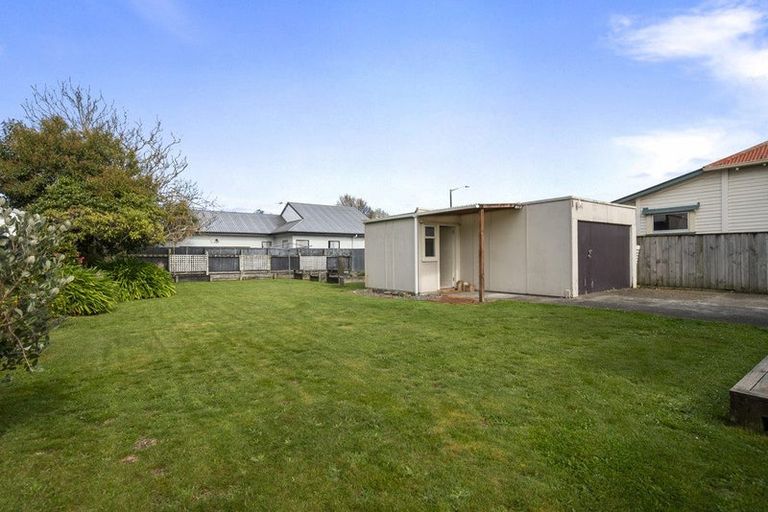 Photo of property in 6 Wood Street, Takaro, Palmerston North, 4410