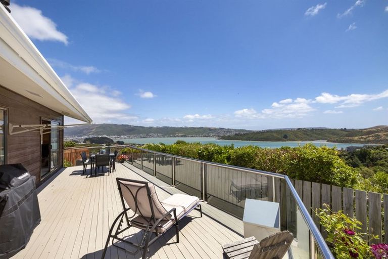 Photo of property in 16 Solway Place, Papakowhai, Porirua, 5024
