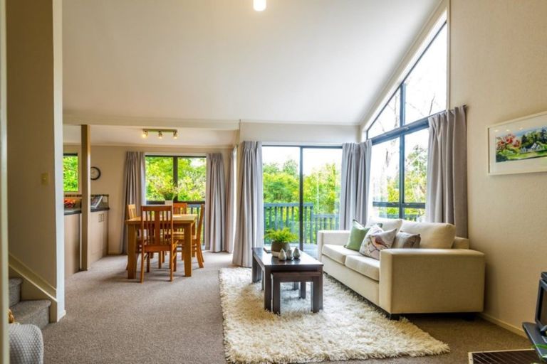 Photo of property in 60 Robbies Road, Shelly Park, Auckland, 2014