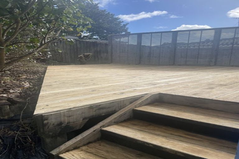 Photo of property in 2/33 Halberg Street, Glenfield, Auckland, 0629