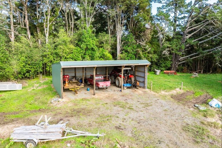 Photo of property in 348 Tauraroa Road, Maungakaramea, 0178
