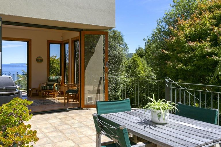 Photo of property in 40 Whakamoenga Point, Acacia Bay, Taupo, 3385