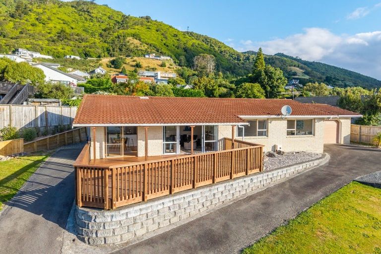 Photo of property in 137 Winara Avenue, Waikanae, 5036