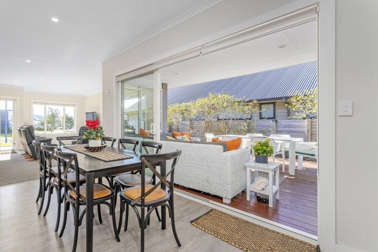 Photo of property in 8 Topping Place, Whitianga, 3510