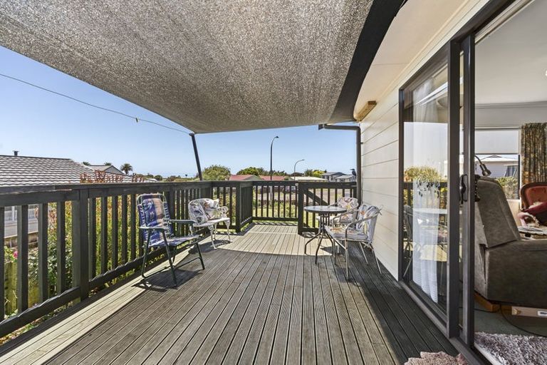 Photo of property in 11 Leon Place, Waitara, 4320