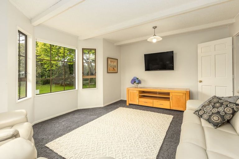 Photo of property in 261 Te Moana Road, Waikanae, 5036