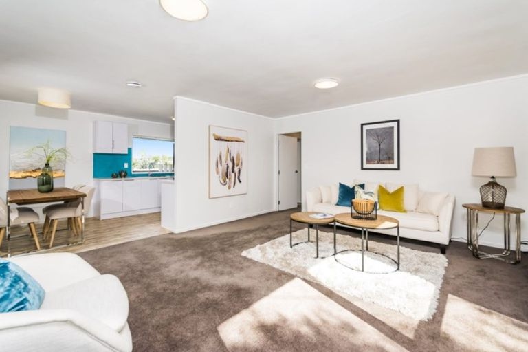 Photo of property in 6/23b View Road, Glenfield, Auckland, 0627