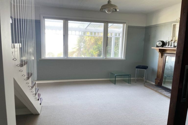 Photo of property in 87 Maungaraki Road, Korokoro, Lower Hutt, 5012