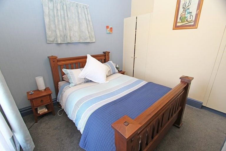 Photo of property in 10 Monowai Road, Ravensbourne, Dunedin, 9022