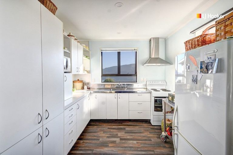 Photo of property in 34 Bayne Terrace, Macandrew Bay, Dunedin, 9014