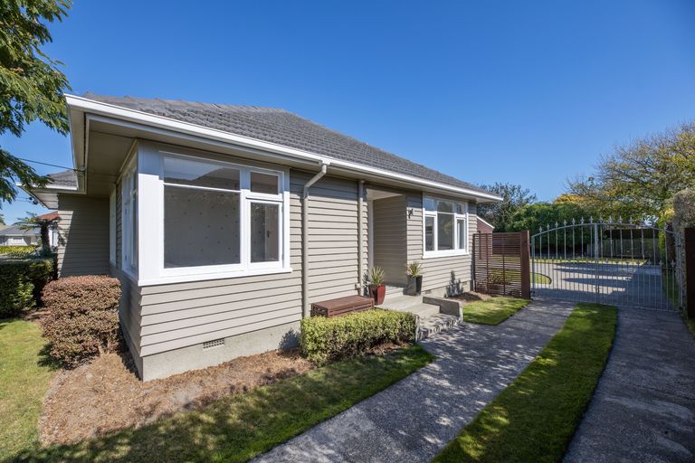 Photo of property in 19 Wilton Crescent, Bishopdale, Christchurch, 8053