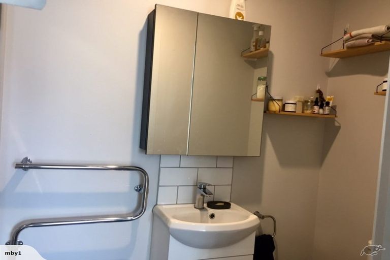 Photo of property in 7 Sauterne Road, Kumeu, 0810