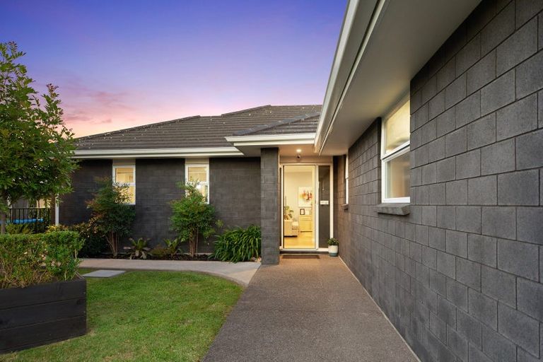 Photo of property in 11 Caldera Close, Pyes Pa, Tauranga, 3112