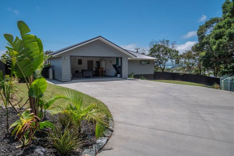 Photo of property in 24 Dudley Crescent, Cable Bay, 0420