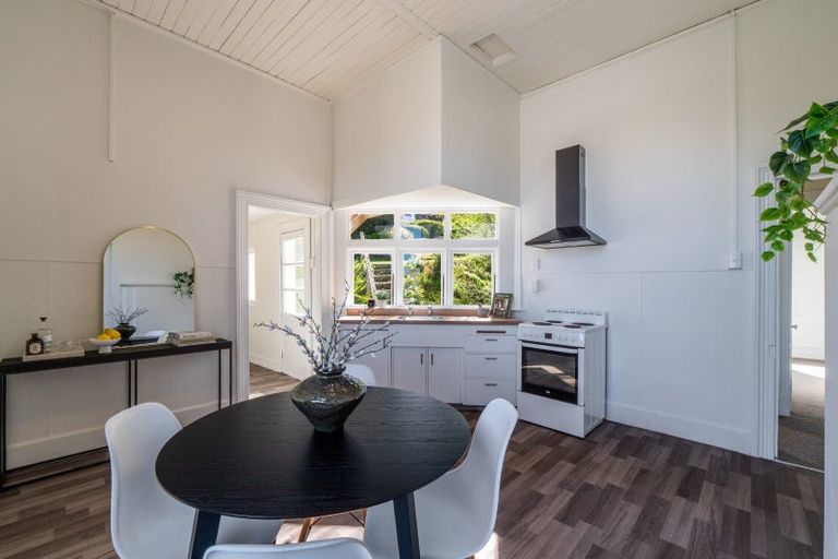 Photo of property in 16a-b Johnston Street, Gore, 9710