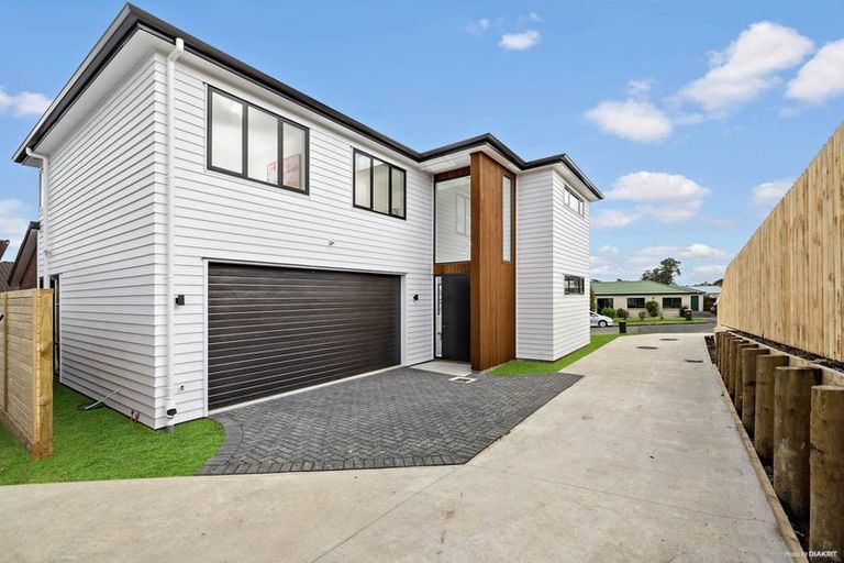 Photo of property in 20a Parramatta Place, Botany Downs, Auckland, 2010