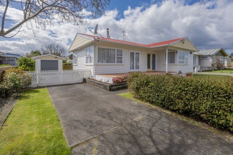Photo of property in 11 Parsons Avenue, Levin, 5510
