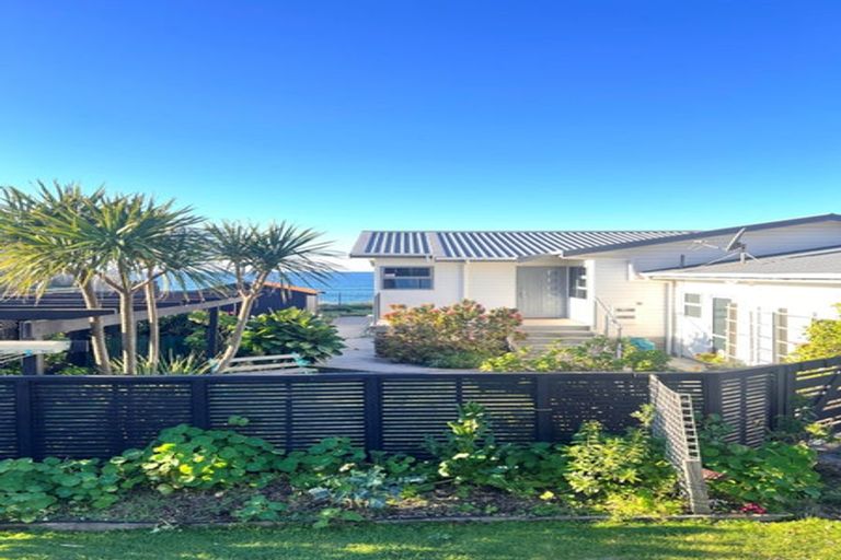 Photo of property in 355 Pukehina Parade, Pukehina, Te Puke, 3189