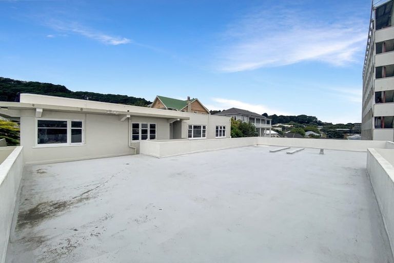 Photo of property in Ionian Flats, 123-125 Brougham Street, Mount Victoria, Wellington, 6011