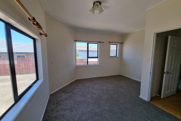 Photo of property in 10 Orakau Road, Mangere East, Auckland, 2024