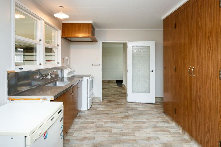 Photo of property in 19 Shelley Street, Roslyn, Palmerston North, 4414